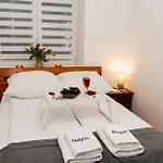 Maya's Flats & 45 - Lux Ogarna 2 Bedrooms