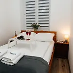 Maya's Flats & 45 - Lux Ogarna 2 Bedrooms דירה גדנסק