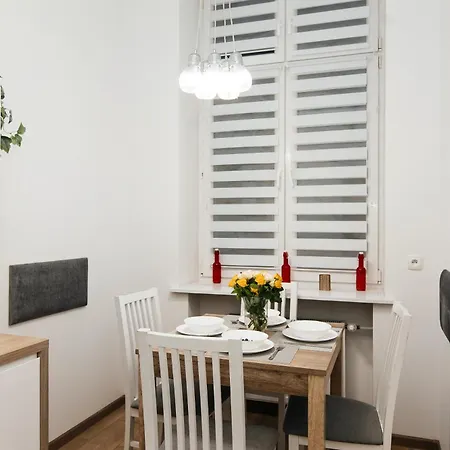 Maya's Flats & 45 - Lux Ogarna 2 Bedrooms *