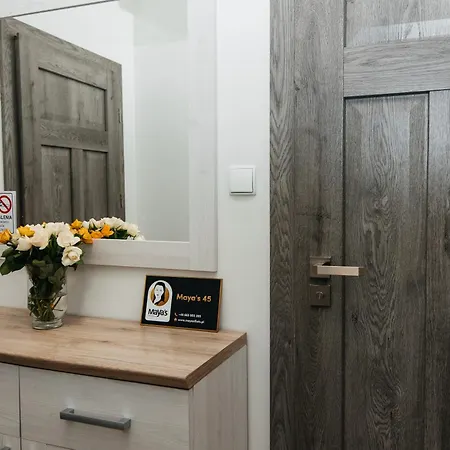 Maya's Flats & 45 - Lux Ogarna 2 Bedrooms *