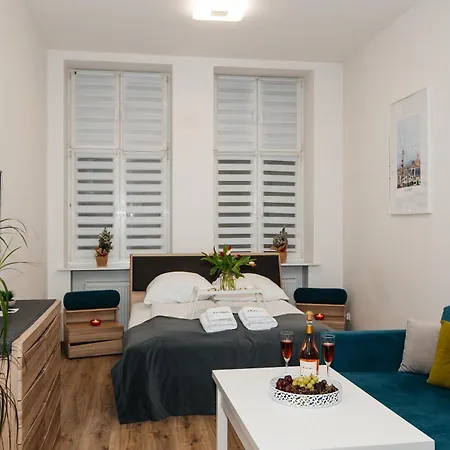 Maya's Flats & 45 - Lux Ogarna 2 Bedrooms Apartment *