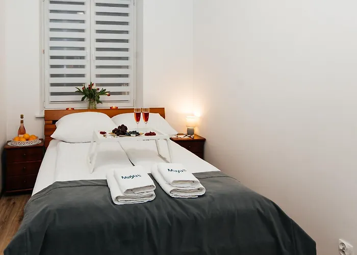 דירה Maya's Flats & 45 - Lux Ogarna 2 Bedrooms גדנסק