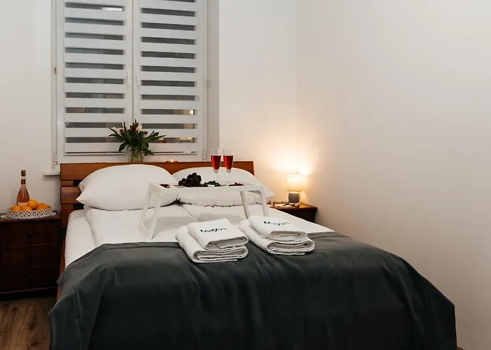 Maya's Flats & 45 - Lux Ogarna 2 Bedrooms דירה *