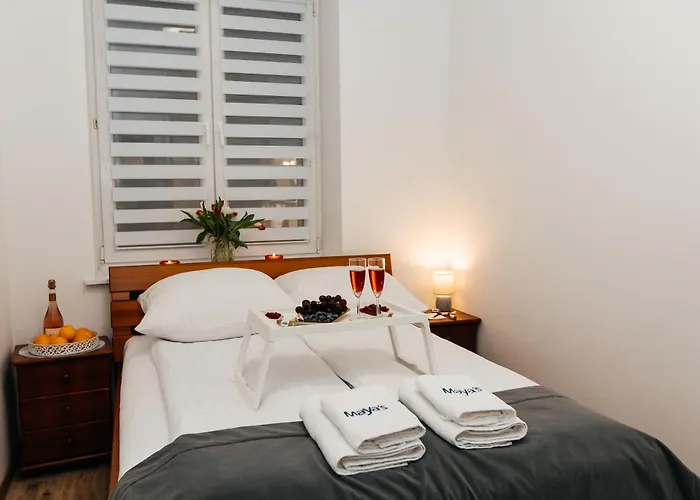 Maya's Flats & 45 - Lux Ogarna 2 Bedrooms * גדנסק